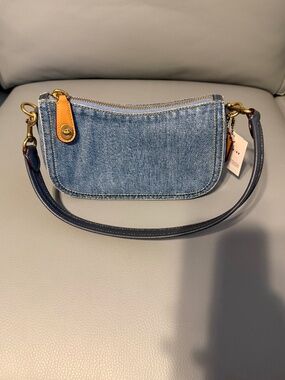 Coach Denim Swinger 20